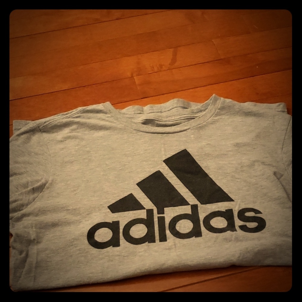 Addidas Tshirt